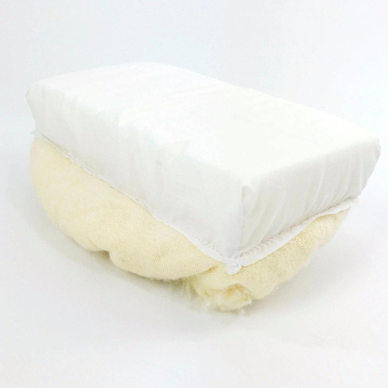 Load image into Gallery viewer, kneerover-r-deluxe-faux-sheepskin-knee-walker-kneepad-cover-with-thick-comfortable-padding-kneerover-3 - KneeRover