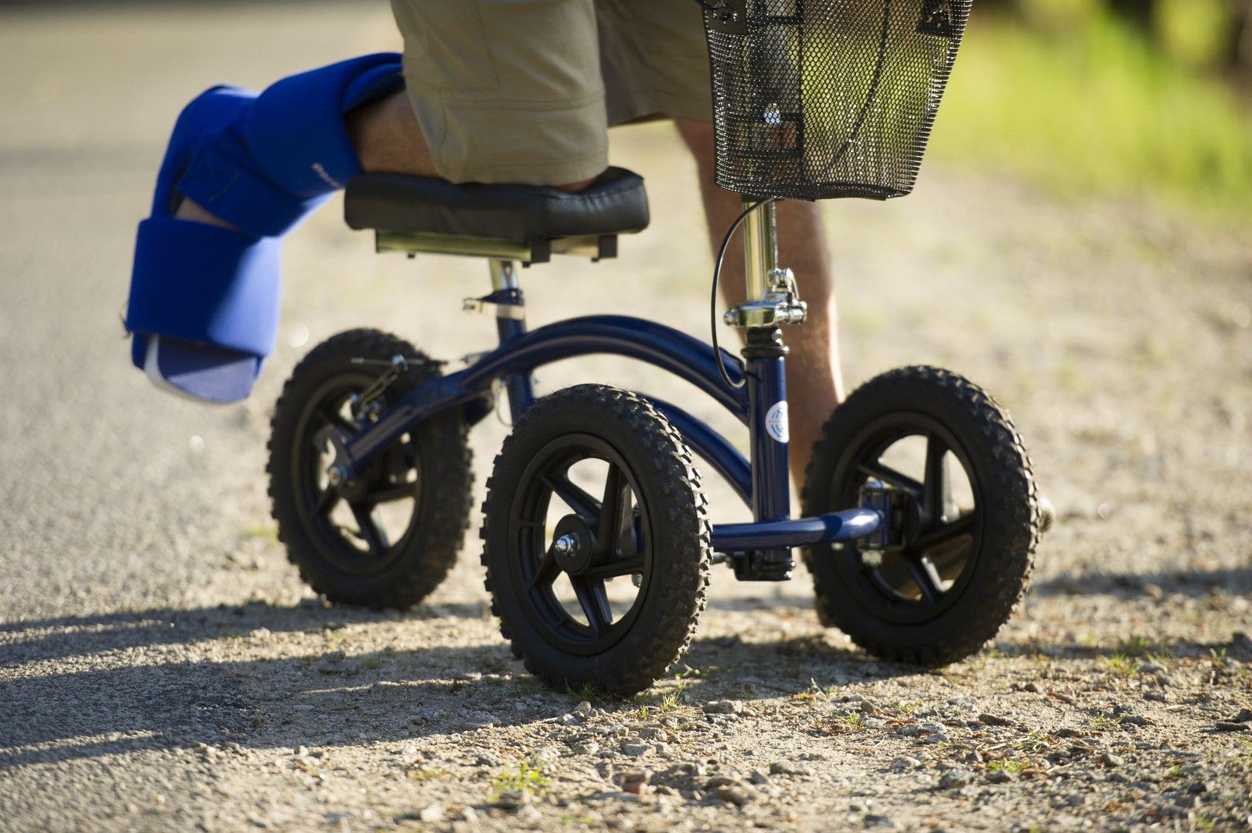 4 Reasons to Use a Knee Walker Instead of Crutches KneeRover