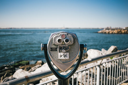 binoculars-looking-at-ocean - KneeRover
